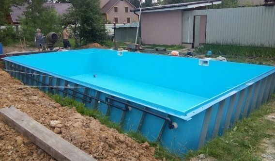 Бассейны из пластика