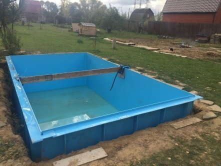 Монтаж пластикового бассейна