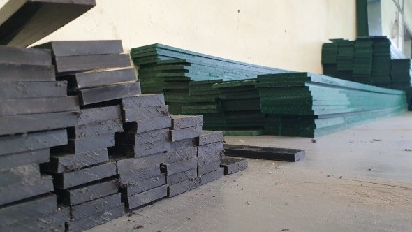 Резка, фрезеровка и гравировка пластика по размерам заказчика